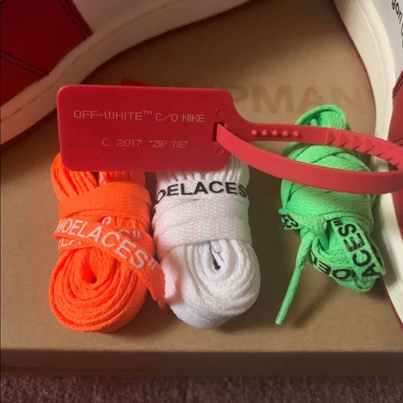Jordan Off White 1's Chicago - Picture 6 of 7
